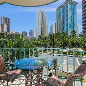 Waikiki 2br King Beds Short Walk To Convention And Beaches Apartment